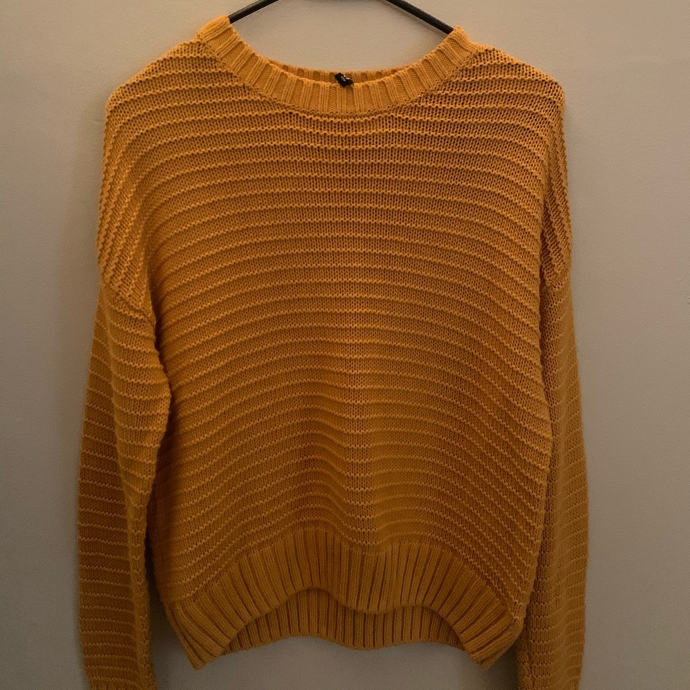 yellow H&M sweater xs